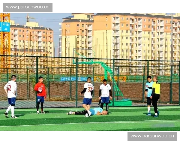 巅峰对决现场解读精彩瞬间体育赛事全程解析与评论 巅峰对决现场解读精彩瞬间体育赛事全程解析与评论